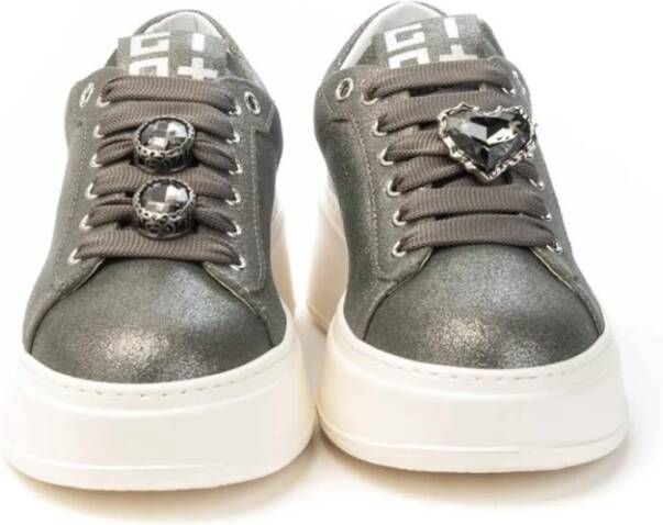 Gio+ Zilveren Leren Sneakers met Decoratieve Details Gray Dames