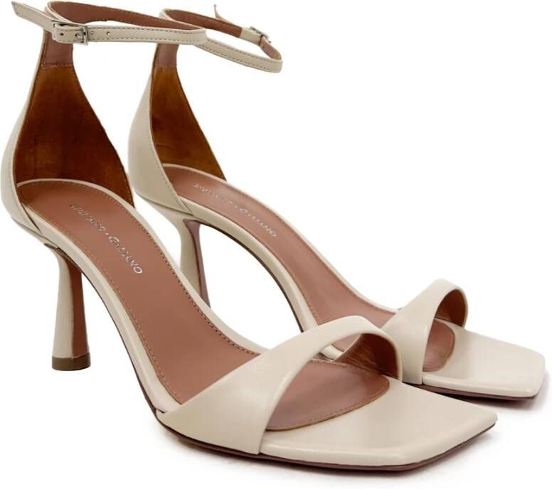 Giuliano Galiano Lina Kiss Kalfsleer Sandalen Beige Dames