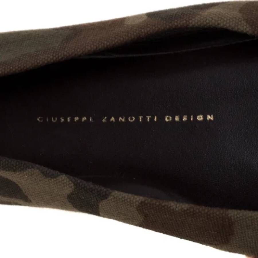 Giuseppe Zanotti Pre-owned Canvas flats Green Dames