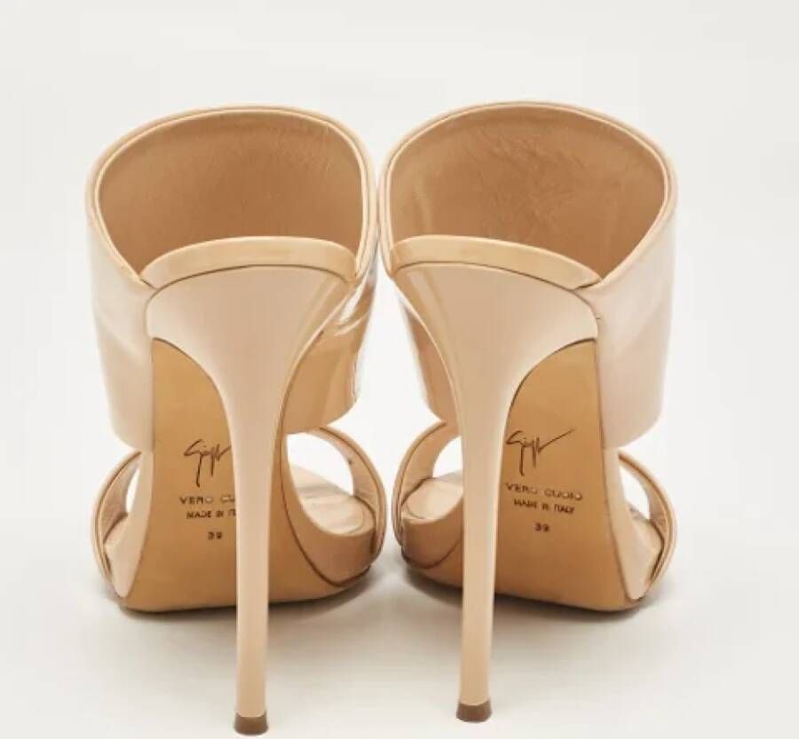 Giuseppe Zanotti Pre-owned Fabric sandals Beige Dames