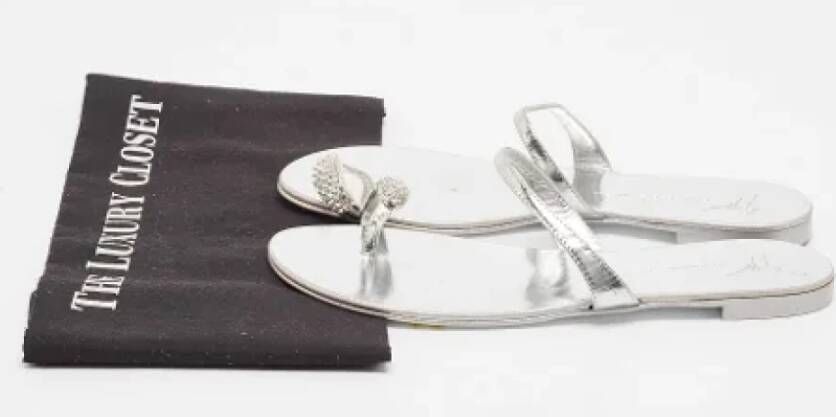 Giuseppe Zanotti Pre-owned Leather flats Gray Dames