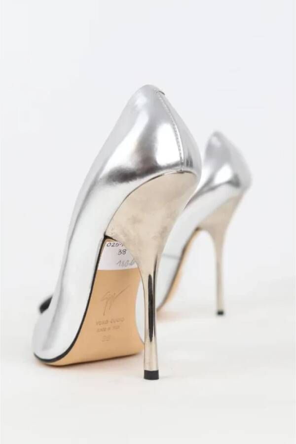 Giuseppe Zanotti Pre-owned Leather heels Gray Dames