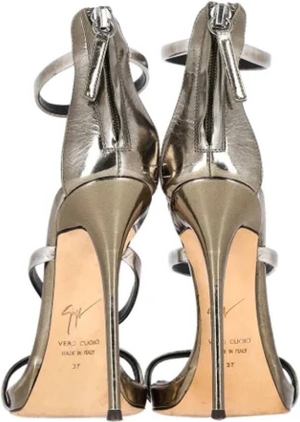 Giuseppe Zanotti Pre-owned Leather heels Gray Dames