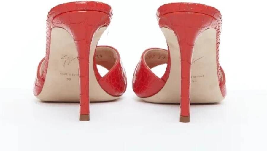 Giuseppe Zanotti Pre-owned Leather heels Red Dames