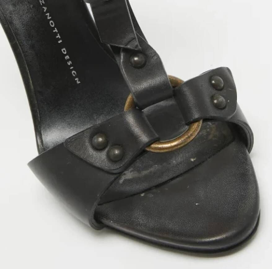 Giuseppe Zanotti Pre-owned Leather sandals Black Dames