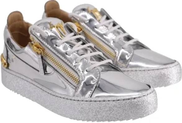 Giuseppe Zanotti Pre-owned Plastic sneakers Gray Dames