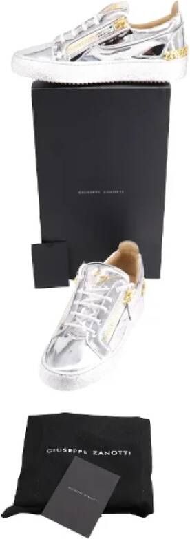 Giuseppe Zanotti Pre-owned Plastic sneakers Gray Dames