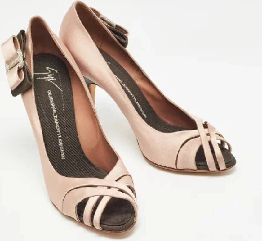 Giuseppe Zanotti Pre-owned Satin heels Beige Dames