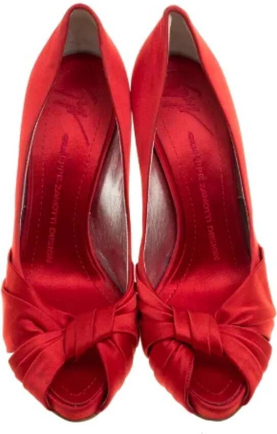 Giuseppe Zanotti Pre-owned Satin heels Red Dames