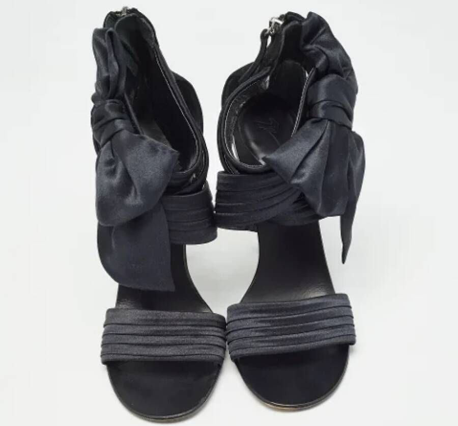 Giuseppe Zanotti Pre-owned Satin sandals Black Dames