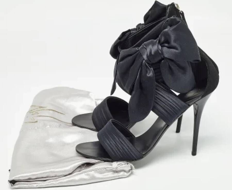 Giuseppe Zanotti Pre-owned Satin sandals Black Dames