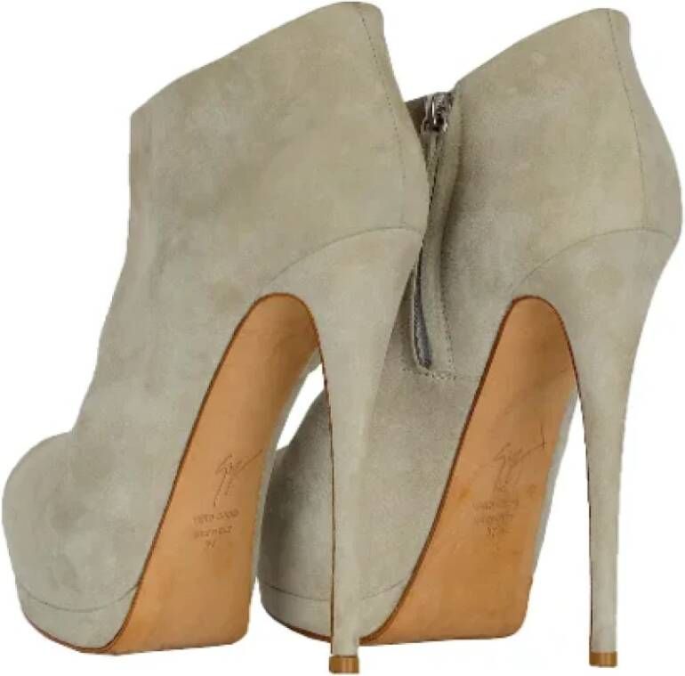 Giuseppe Zanotti Pre-owned Suede boots Gray Dames