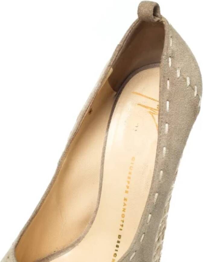 Giuseppe Zanotti Pre-owned Suede heels Beige Dames