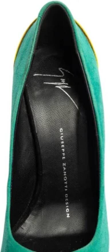 Giuseppe Zanotti Pre-owned Suede heels Green Dames