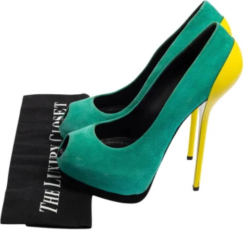 Giuseppe Zanotti Pre-owned Suede heels Green Dames