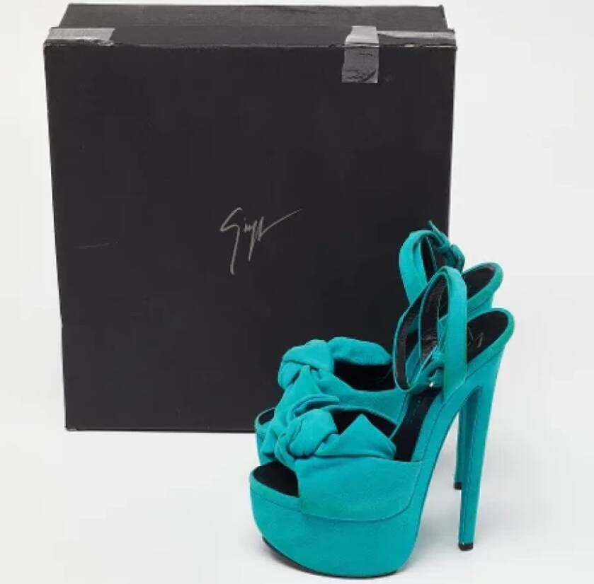 Giuseppe Zanotti Pre-owned Suede sandals Blue Dames