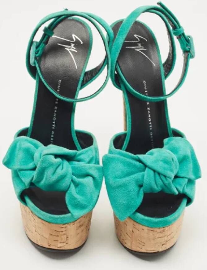 Giuseppe Zanotti Pre-owned Suede sandals Green Dames