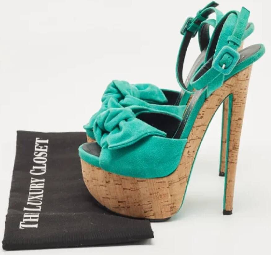 Giuseppe Zanotti Pre-owned Suede sandals Green Dames