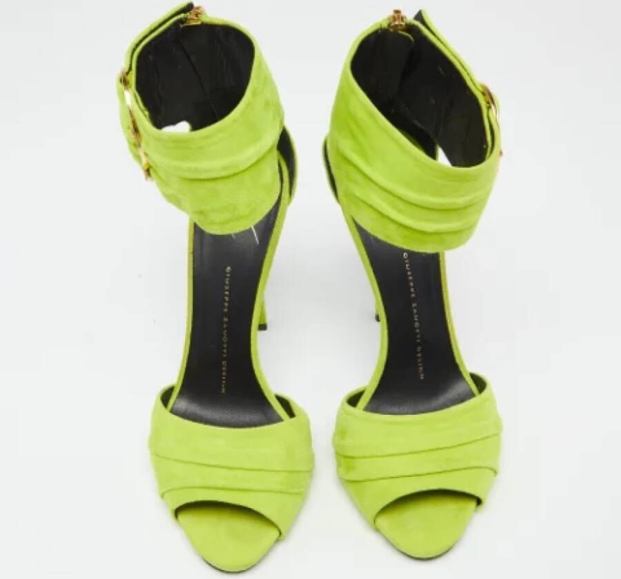 Giuseppe Zanotti Pre-owned Suede sandals Green Dames