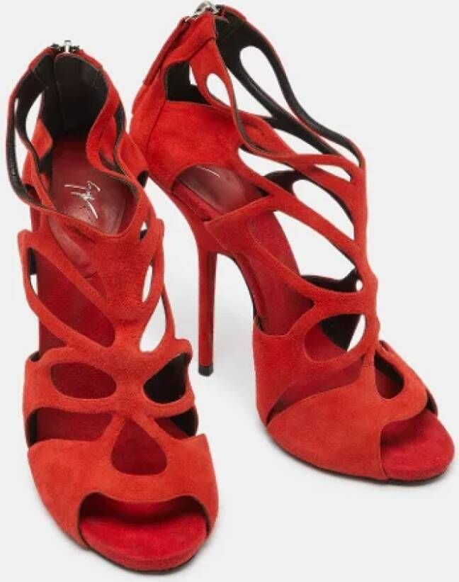 Giuseppe Zanotti Pre-owned Suede sandals Red Dames