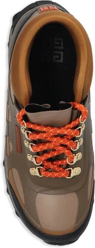 Givenchy Bruine Sneakers met Verhoogd Embleem Brown Heren