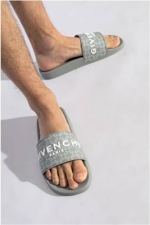 Givenchy Grijze Sandalen voor Mannen Gray Heren