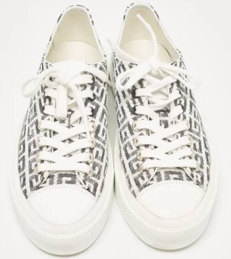 Givenchy Pre-owned Canvas sneakers White Dames