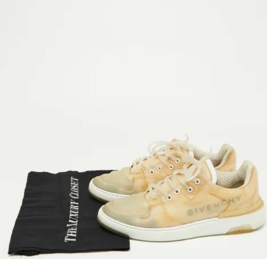 Givenchy Pre-owned Fabric sneakers Beige Heren