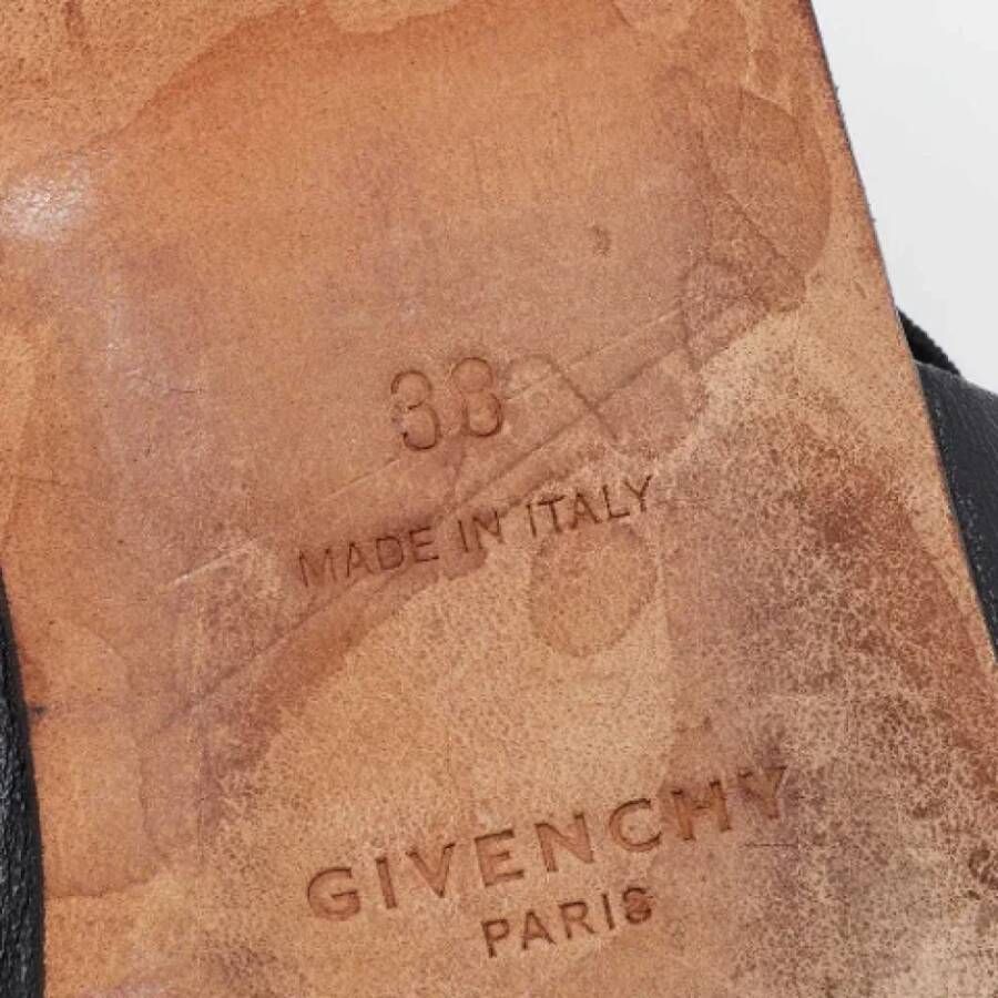 Givenchy Pre-owned Leather flats Black Dames