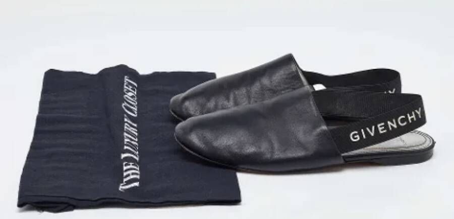 Givenchy Pre-owned Leather flats Black Dames