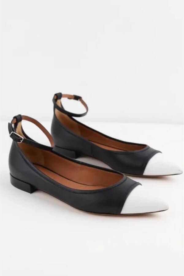 Givenchy Pre-owned Leather flats Black Dames