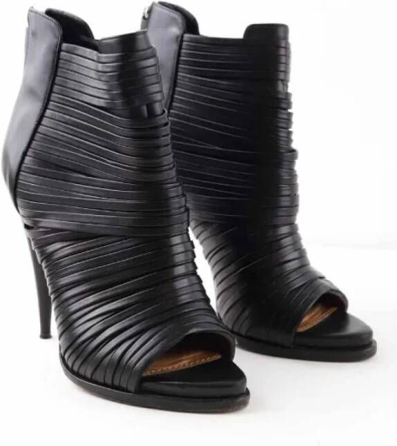 Givenchy Pre-owned Leather heels Black Dames