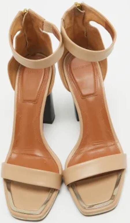 Givenchy Pre-owned Leather sandals Beige Dames