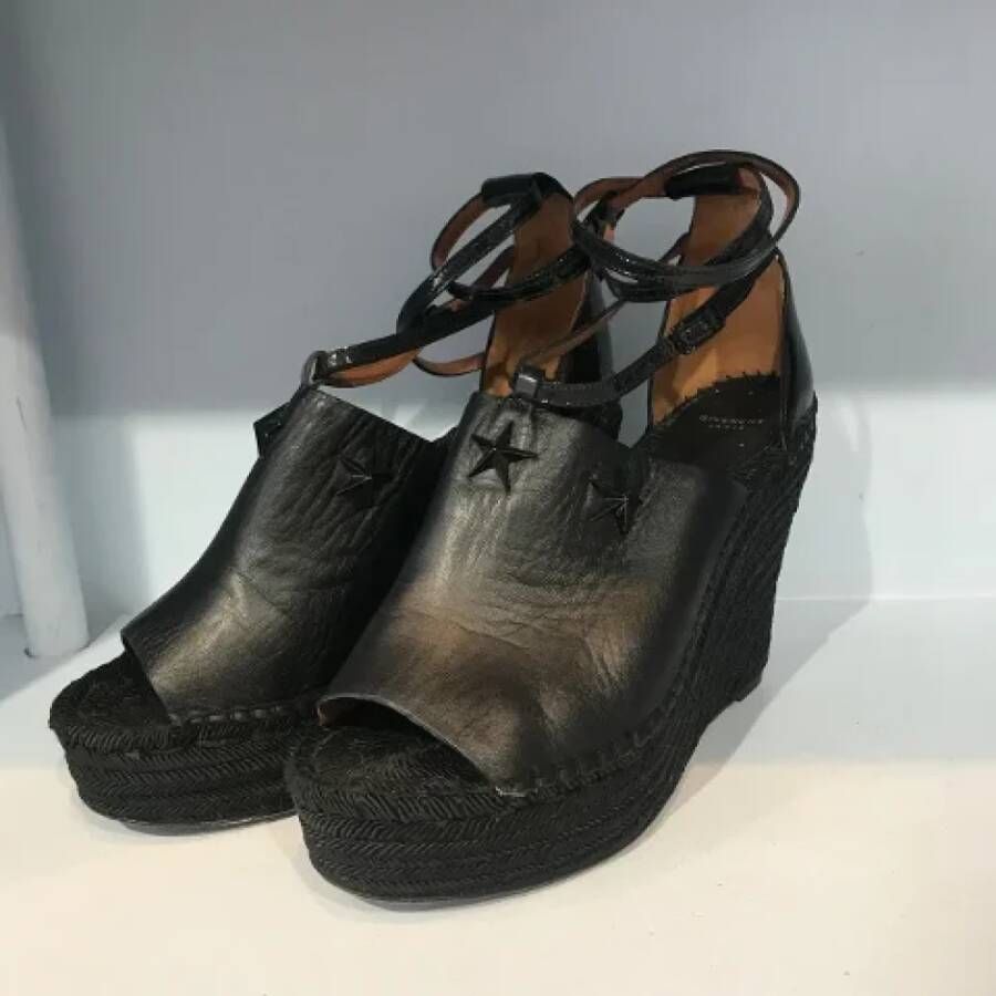 Givenchy Pre-owned Leather sandals Black Dames