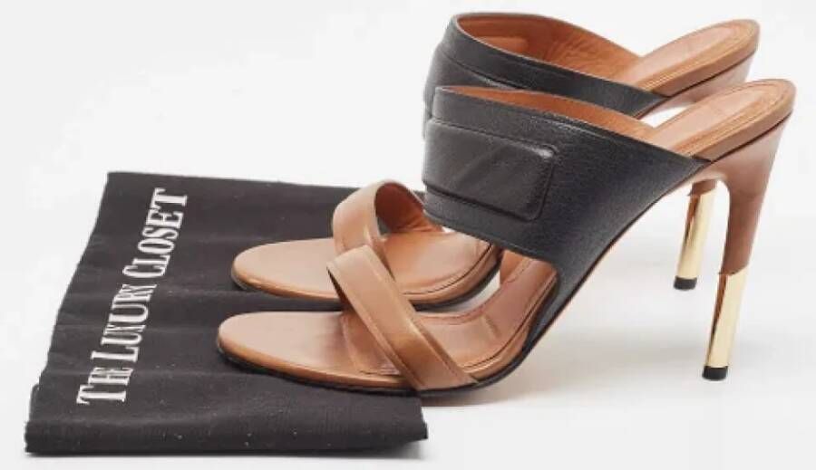 Givenchy Pre-owned Leather sandals Black Dames