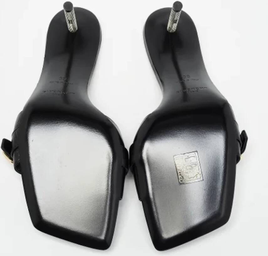 Givenchy Pre-owned Leather sandals Black Dames