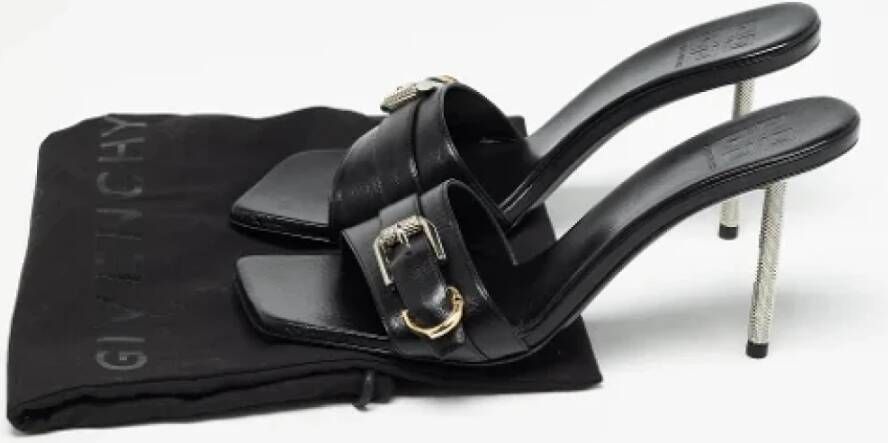 Givenchy Pre-owned Leather sandals Black Dames