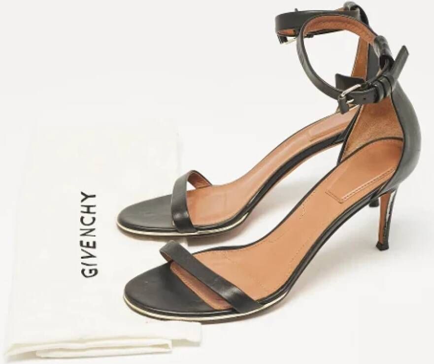 Givenchy Pre-owned Leather sandals Black Dames