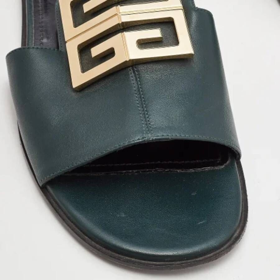 Givenchy Pre-owned Leather sandals Green Dames