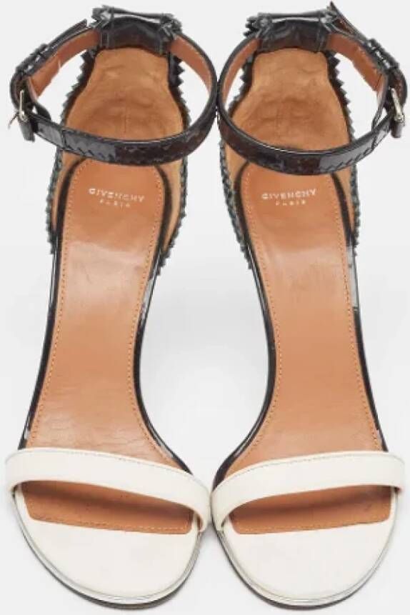 Givenchy Pre-owned Leather sandals White Dames