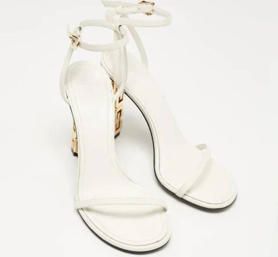 Givenchy Pre-owned Leather sandals White Dames