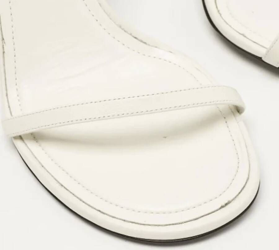 Givenchy Pre-owned Leather sandals White Dames