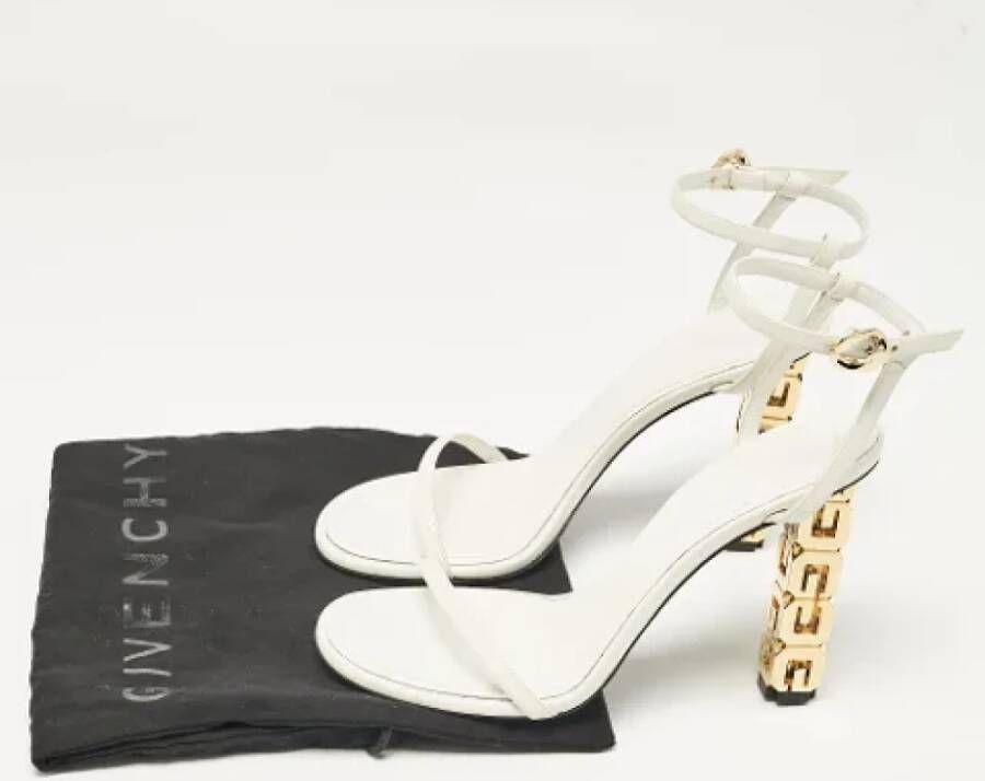 Givenchy Pre-owned Leather sandals White Dames