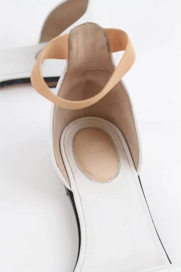 Givenchy Pre-owned Leather sandals White Dames