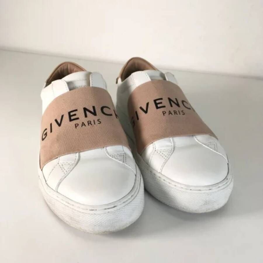 Givenchy Pre-owned Leather sneakers Beige Dames