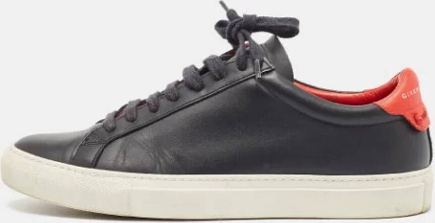 Givenchy Pre-owned Leather sneakers Black Dames