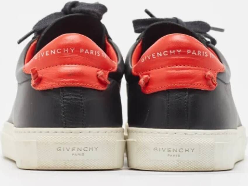 Givenchy Pre-owned Leather sneakers Black Dames