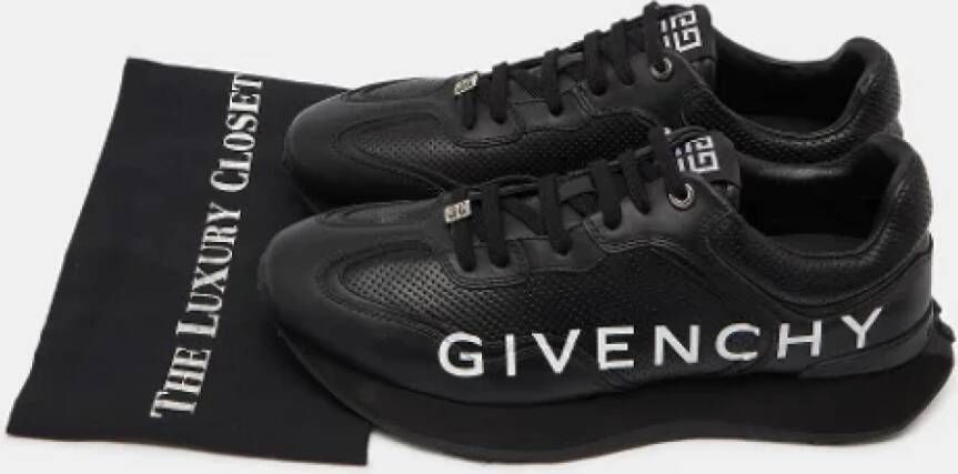 Givenchy Pre-owned Leather sneakers Black Heren