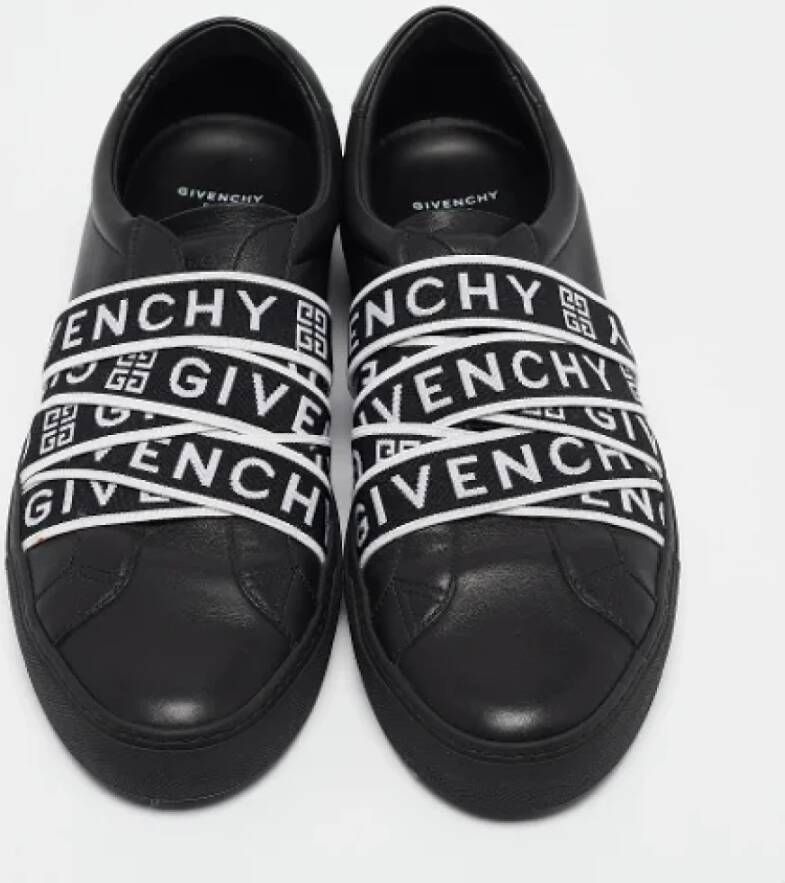 Givenchy Pre-owned Leather sneakers Black Heren