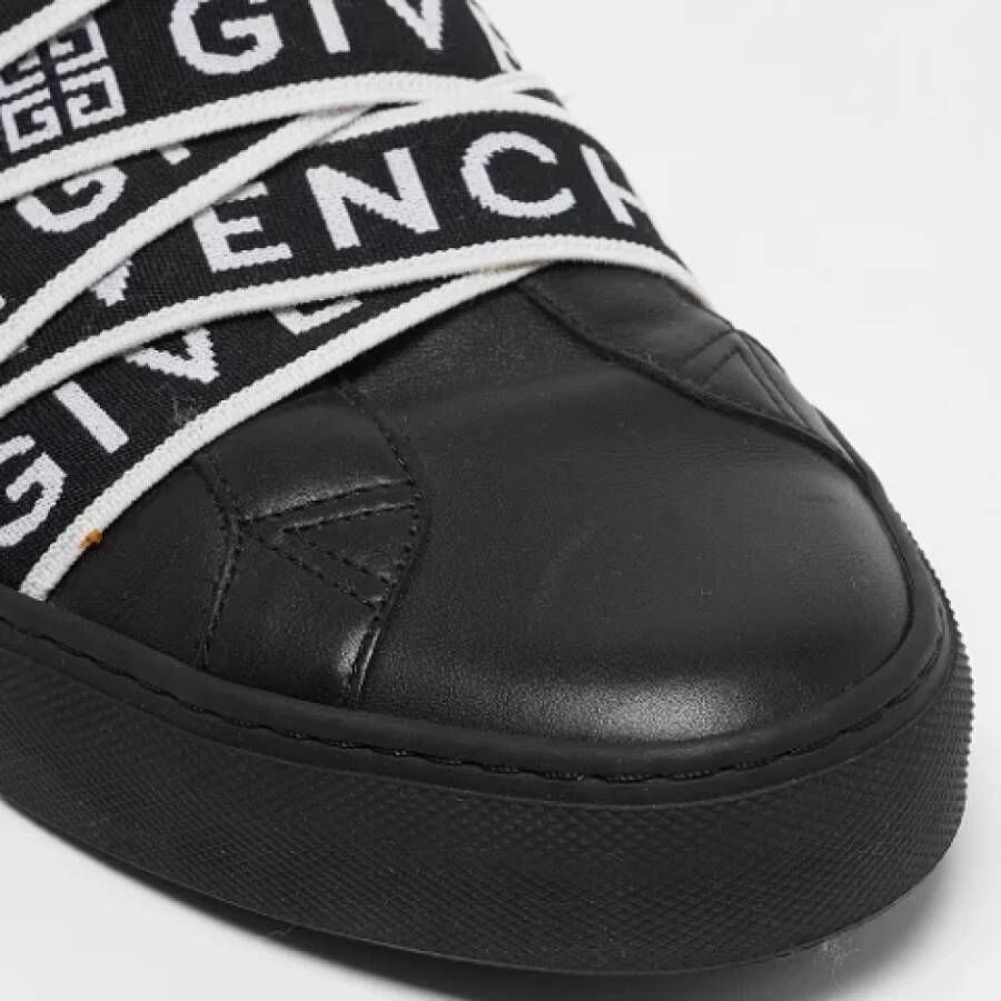 Givenchy Pre-owned Leather sneakers Black Heren